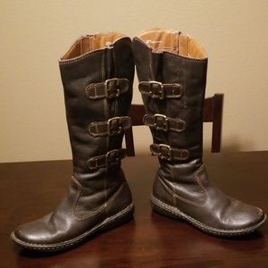 Used brown Size 7.5 B.O.C. boots